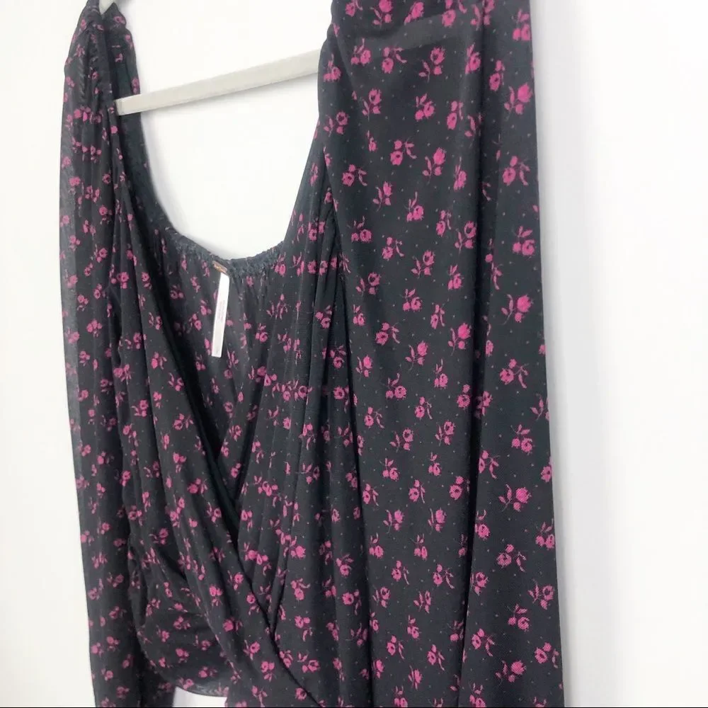 FREE PEOPLE | Sweetie Pie Cropped Floral Criss Cross Black Top Women’s Size S